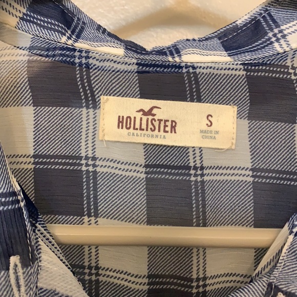 Excellent condition Hollister sheer blouse. - Picture 3 of 4